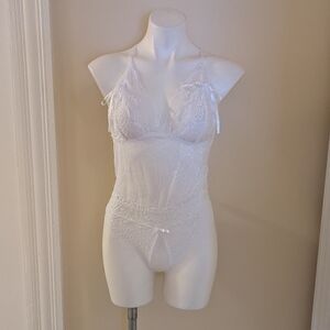 Croquette white lace lingerie with open crotch OS